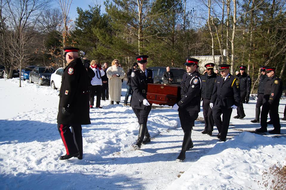 torontopolicehorsefuneralprocession